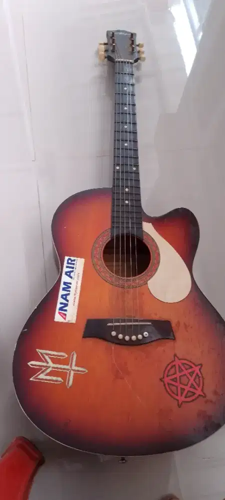 Jual gitar second tapi masih bagus