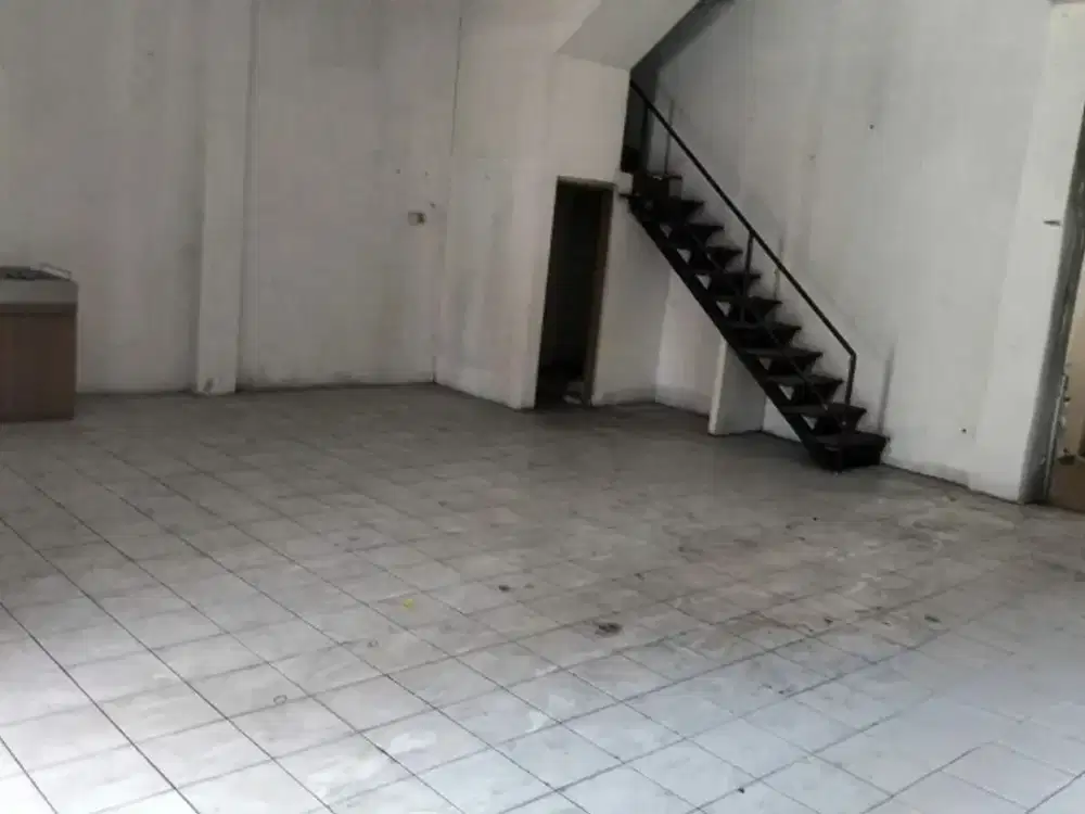 Ruko 2 lantai di pinggir jl.Sumpah pemuda
