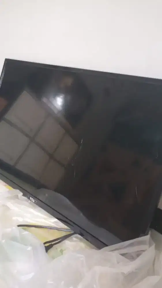 TV RUSAK LCD 32 MERK TCL