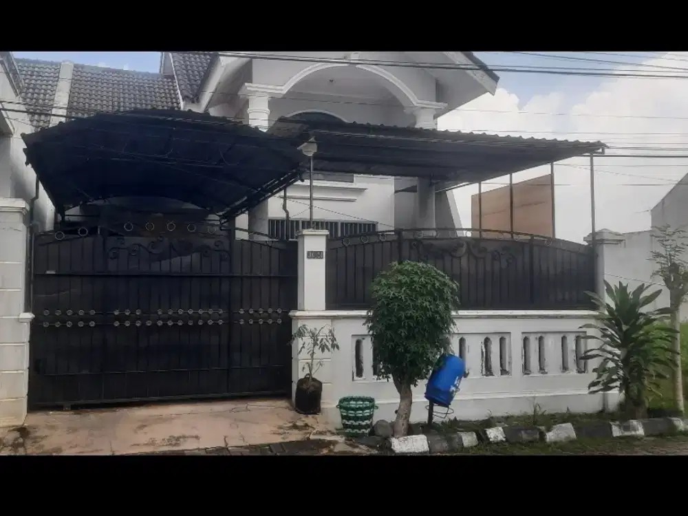 Di sewakan bersih blakang Daihatzu Solo baru