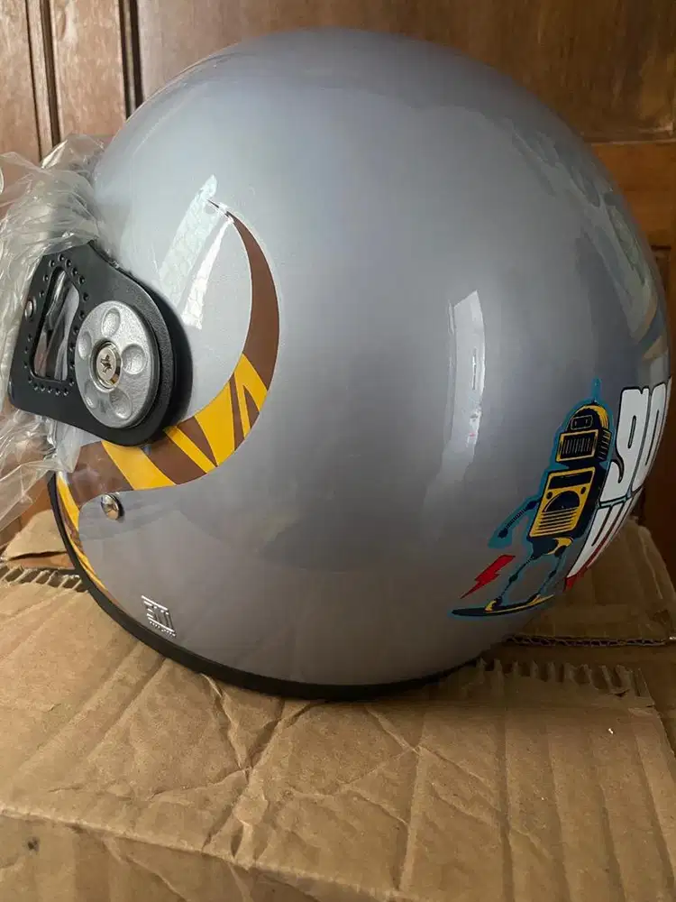 Helem bogo kaca depan setengah