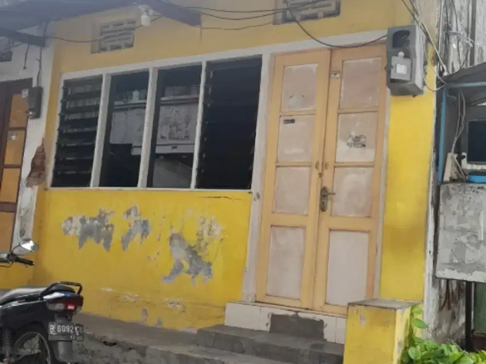 Di jual rumah tengah kota Timur Pasar gede
