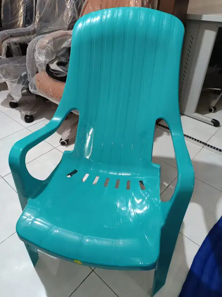Kursi plastik Santai Merk G1