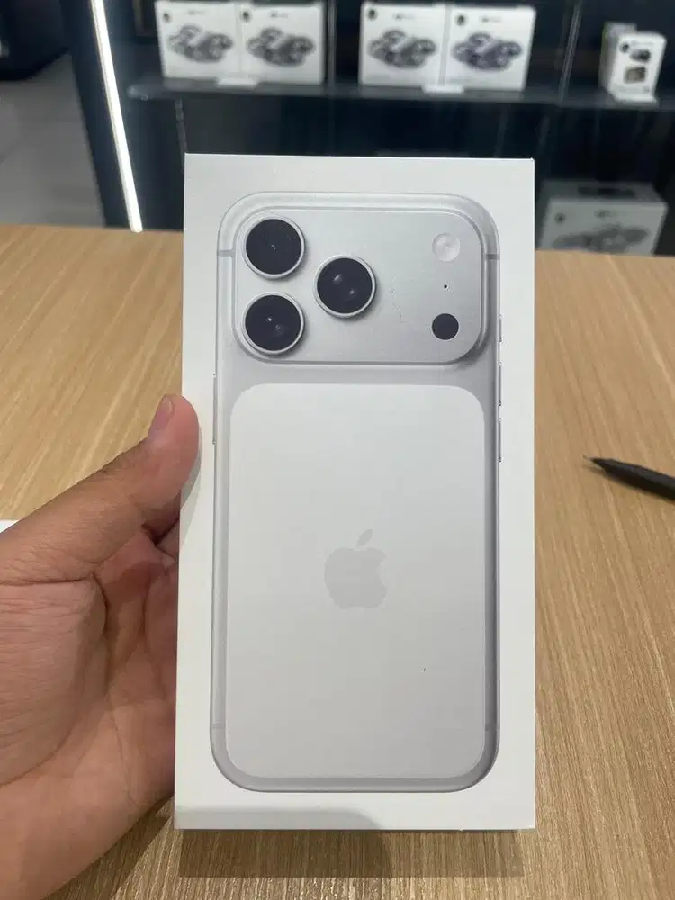 SERIES IPHONE 17 PRO SILVER