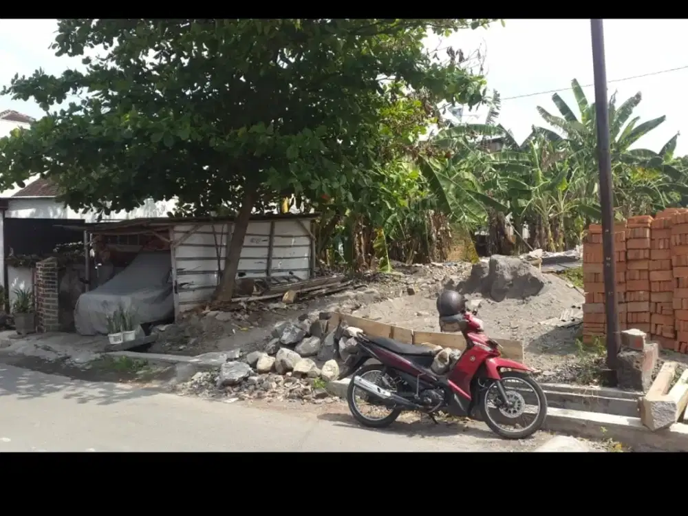 Di jual tanah di solo baru lebar muka 11 meter