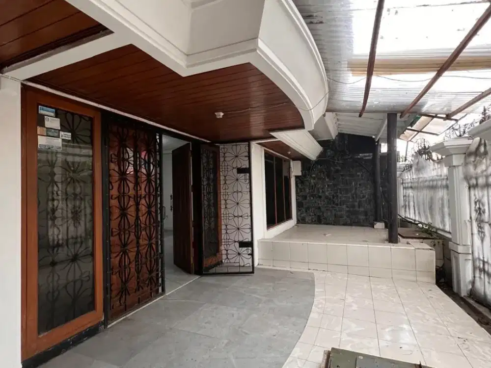 Dijual Rumah 2 Lantai Nyaman Siap Huni Lokasi di Karasak Bandung