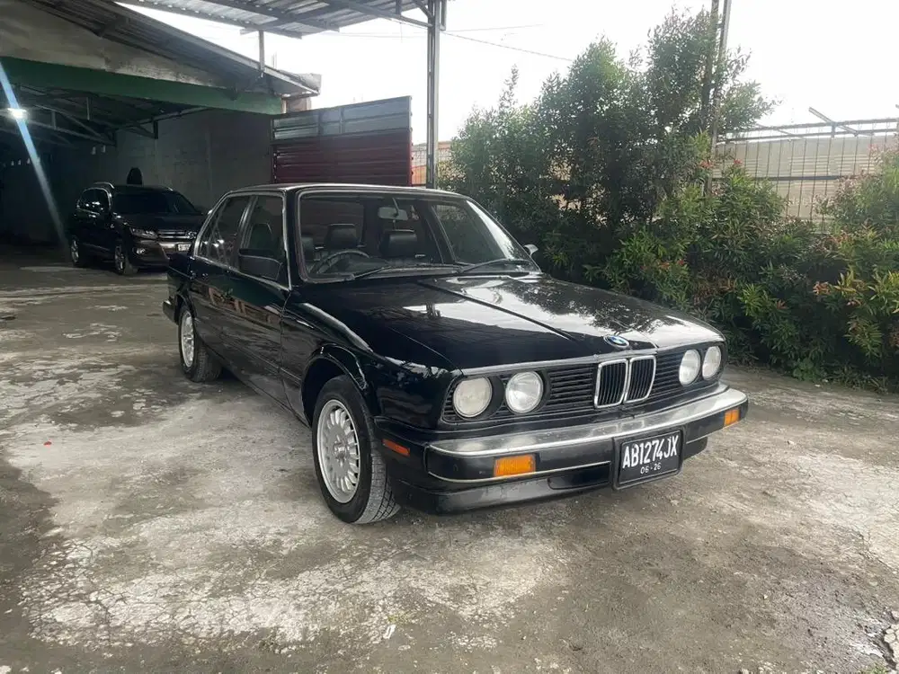BMW E30 M10 318i