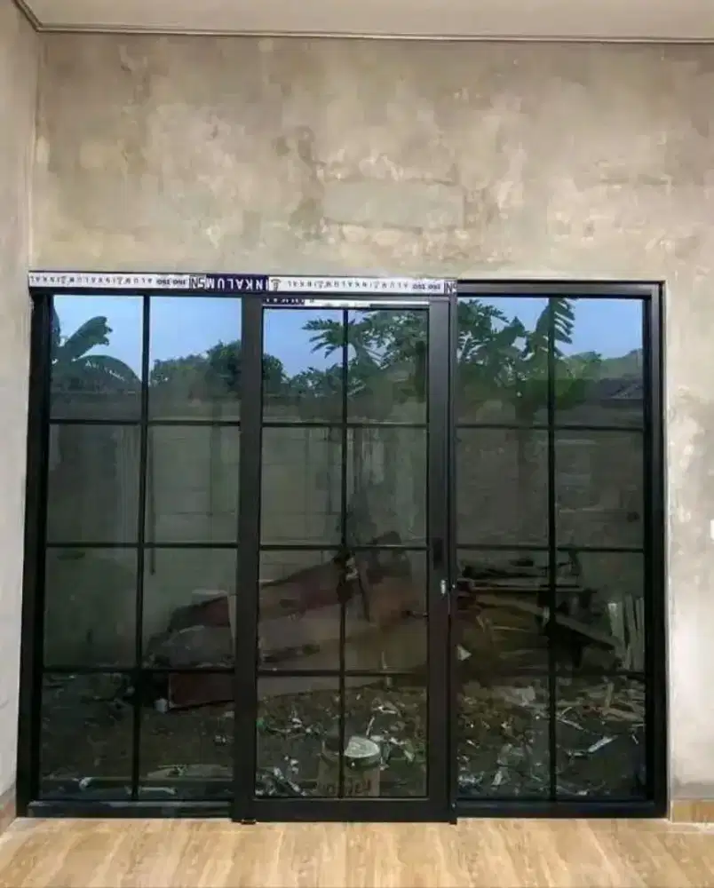 Sekat kaca , partisi kaca ruang,pintu kaca sliding reben