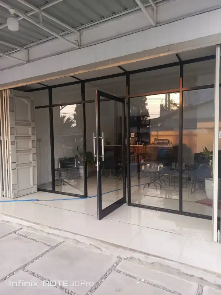 Pembuatan pintu kaca, partisi kantor,pintu kamar mandi upvc