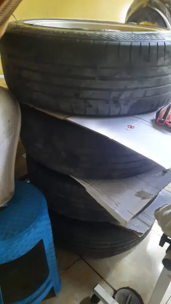 Ban dan velg acelera ring 20