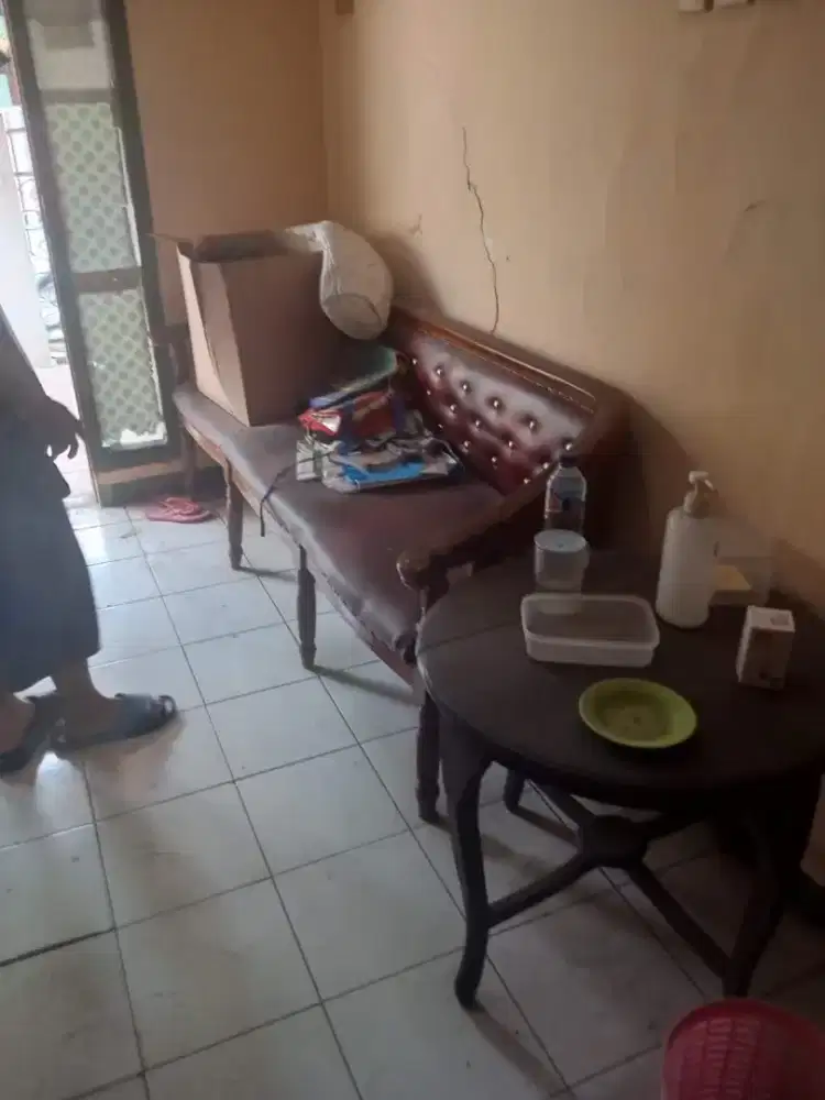 Jual borongan lemari.. Dipan.. Kursi,.. Dll yang ada digambar