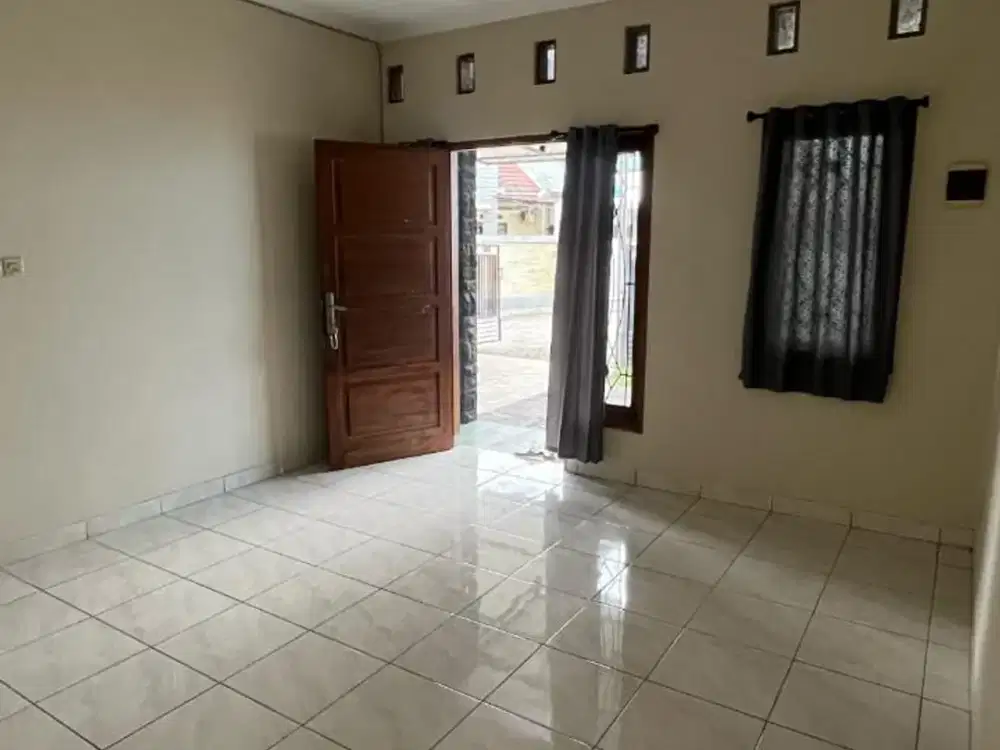 RUMAH MODEREN DALAM PERUMAHAN AREA JALAN GITO GATI