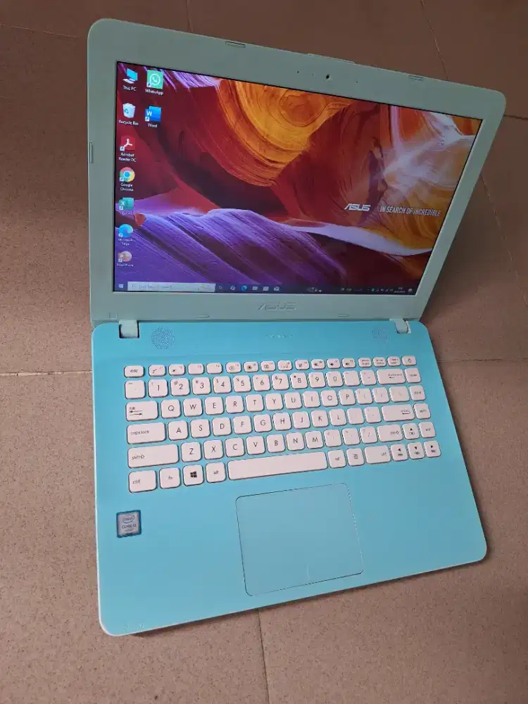 Bismillah dijual laptop asus core i3 siap pakai baterai 3jam