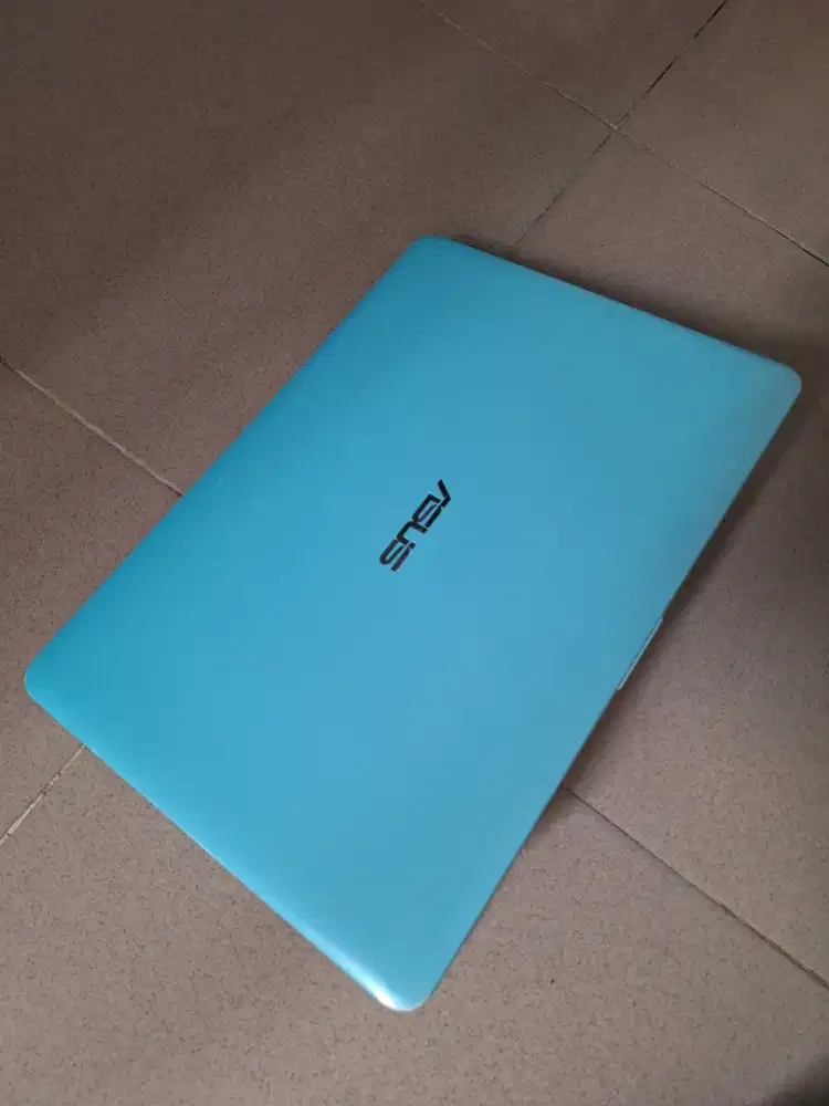 Bismillah dijual laptop asus core i3 siap pakai baterai 3jam