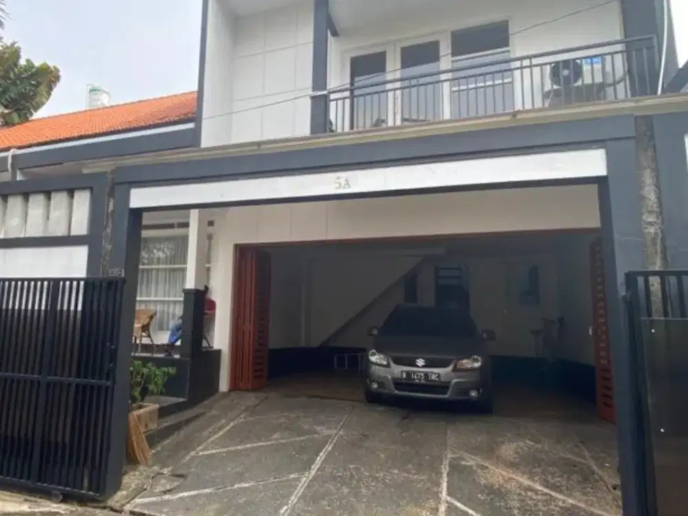 SEWA RUMAH CANTIK SEMI FURNISH AMPERA KEMANG 2 LANTAI JAKARTA SELATAN
