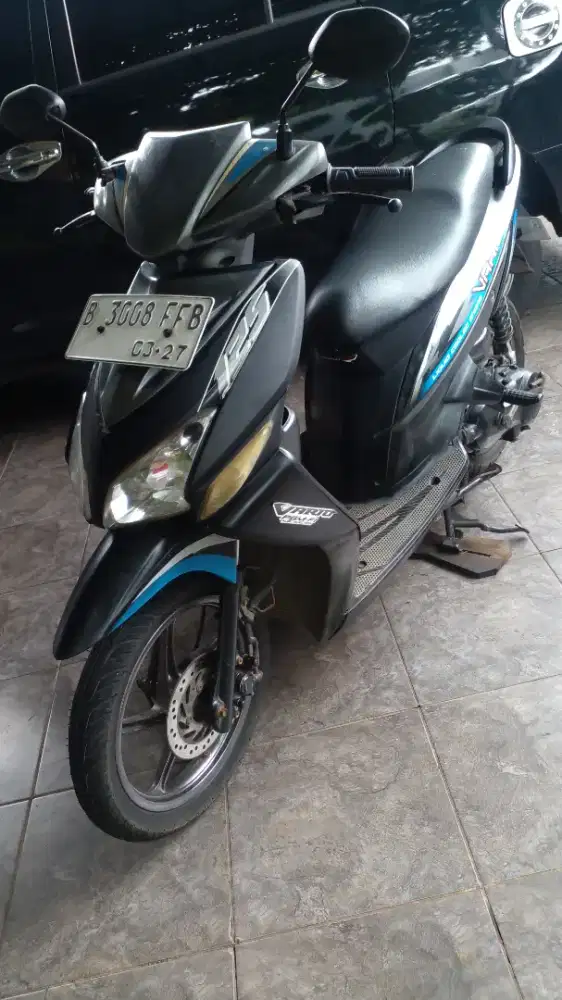 Jual Hoda vario 110 thn 2011 warna hitam silver