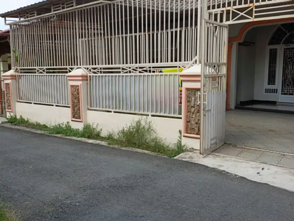 Rumah Mewah Sangat Luas, Terawat dan Bebas Banjir dengan Harga Murah di Medan Johor