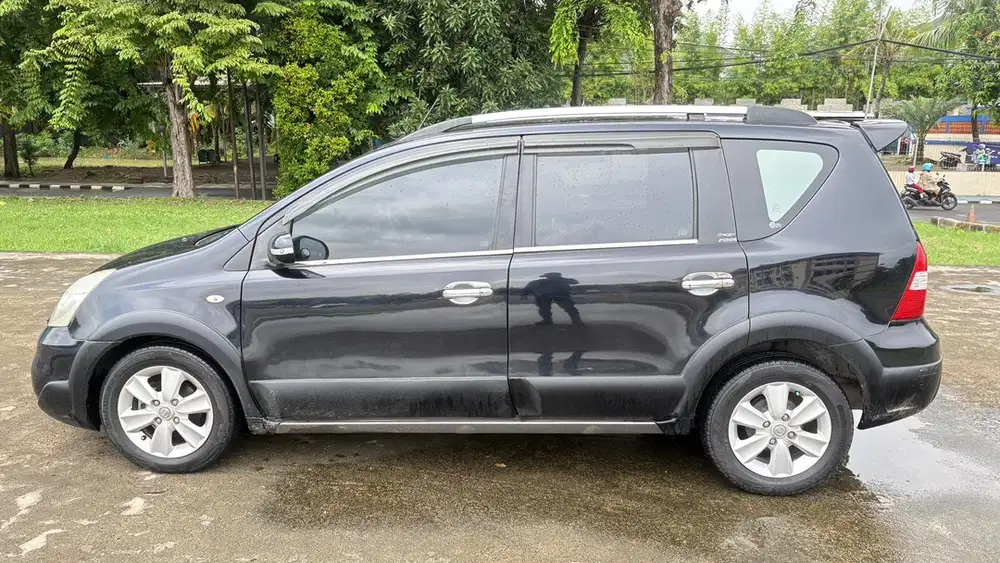 Nissan Grand livina 2009 Bensin