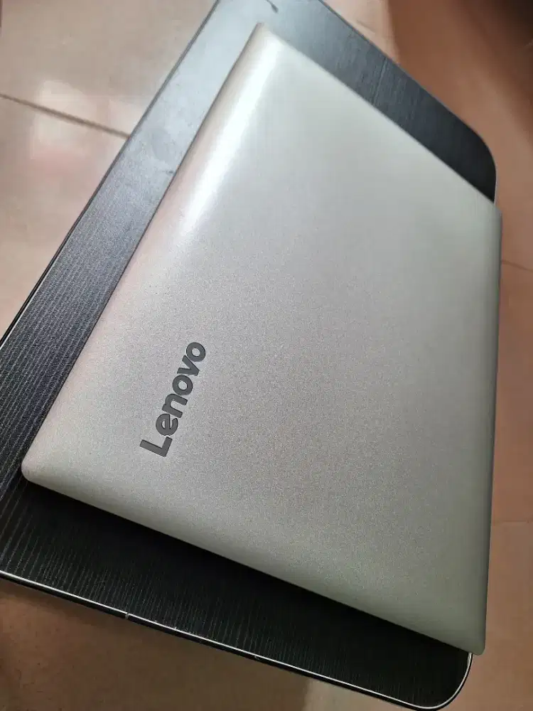 Bismillah dijual laptop lenovo slim core i3 siap pakai baterai oke