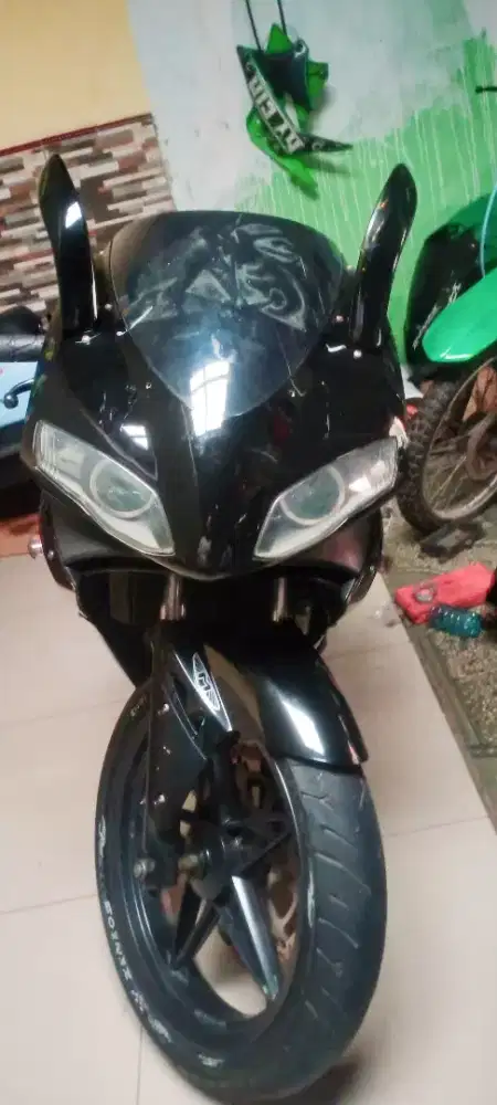 Megelli 2015 hitam memukau