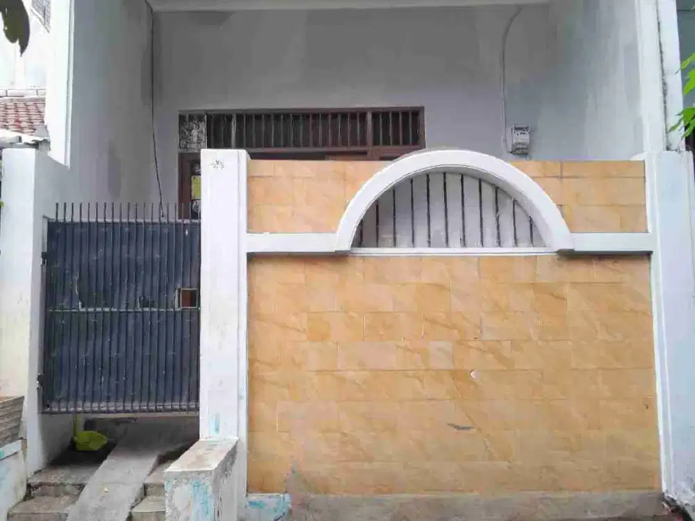 RUMAH 2 LANTAI DI JELAMBAR LATUMENTEN