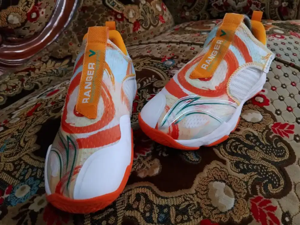 Jual sepatu lining ranger v warna