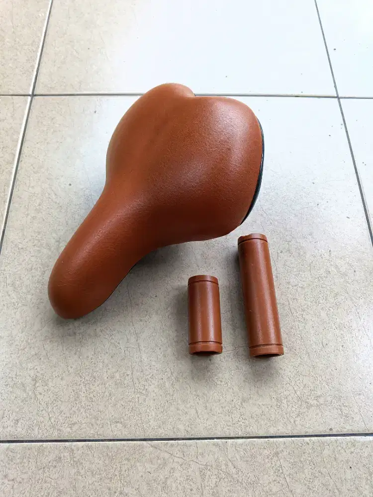 Sadel dan handgrip sepeda vintage jadul klasik