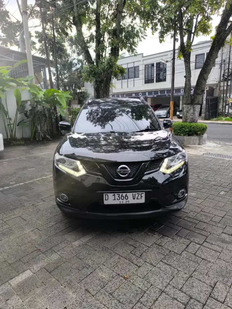 X-trail 2.5 at 2016 hitam