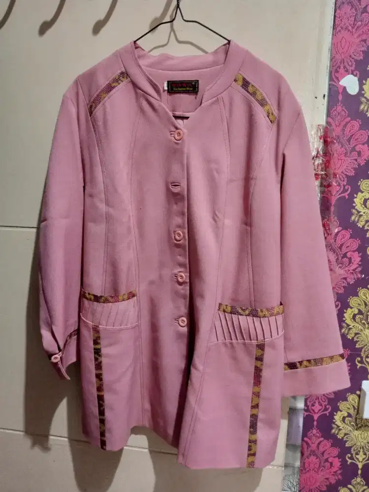 Blazer kerja kantoran