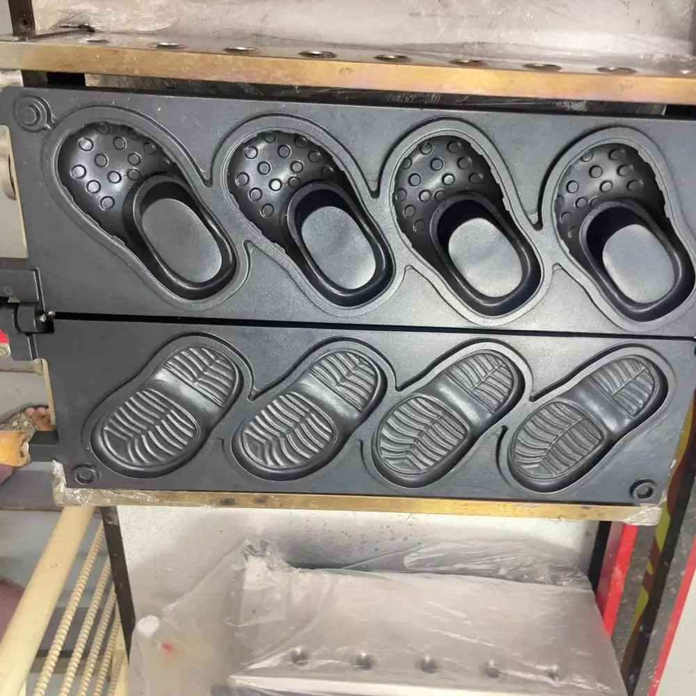 kompor bentuk sandal crocs