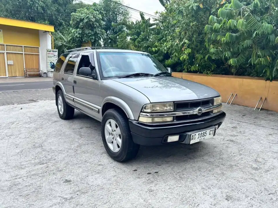 2000 Opel Blazer 2.2 Montera Plat AG mujiono mobil bekas sekoto