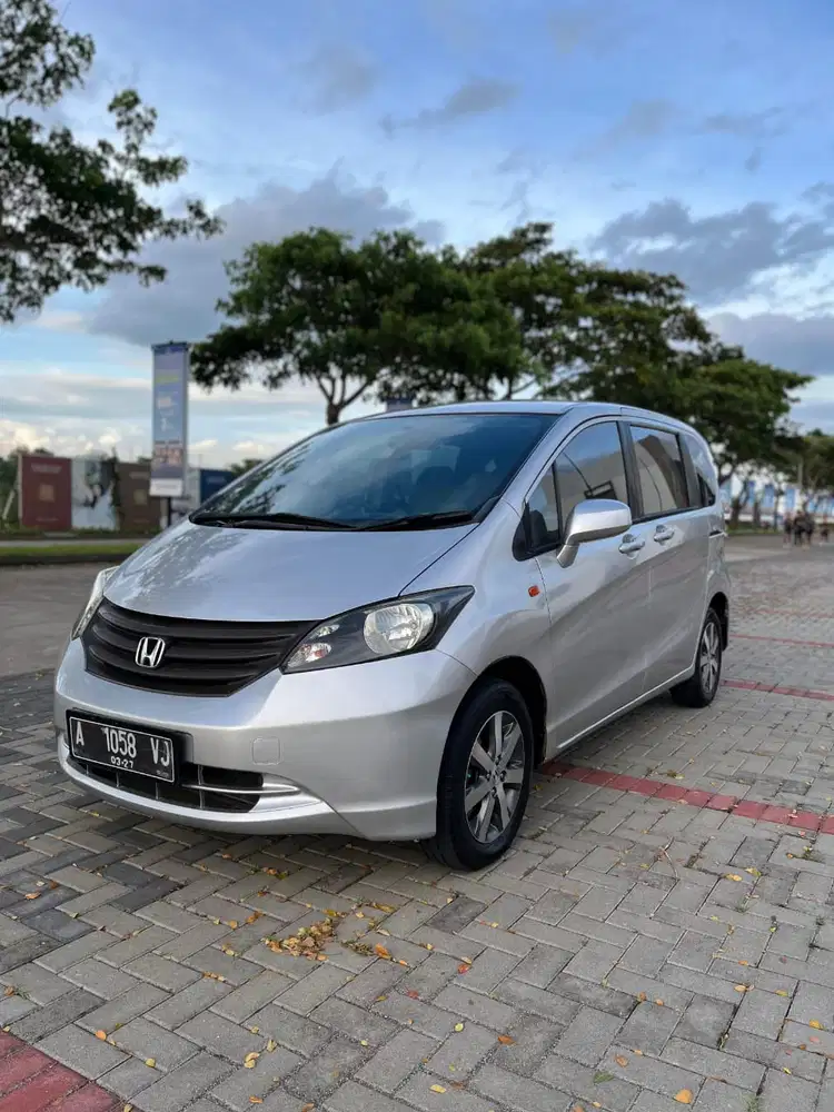 Honda Freed 2012 Bensin