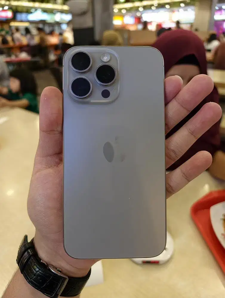 DIJUAL iPhone 15 Pro Max TITANIUM GRAY INDONESIA MULUS