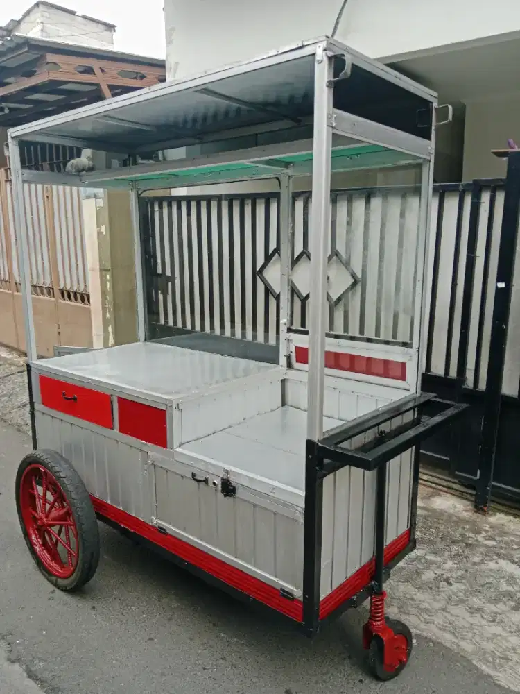 Gerobak alumunium bekas gorengan ( nego tipis  )