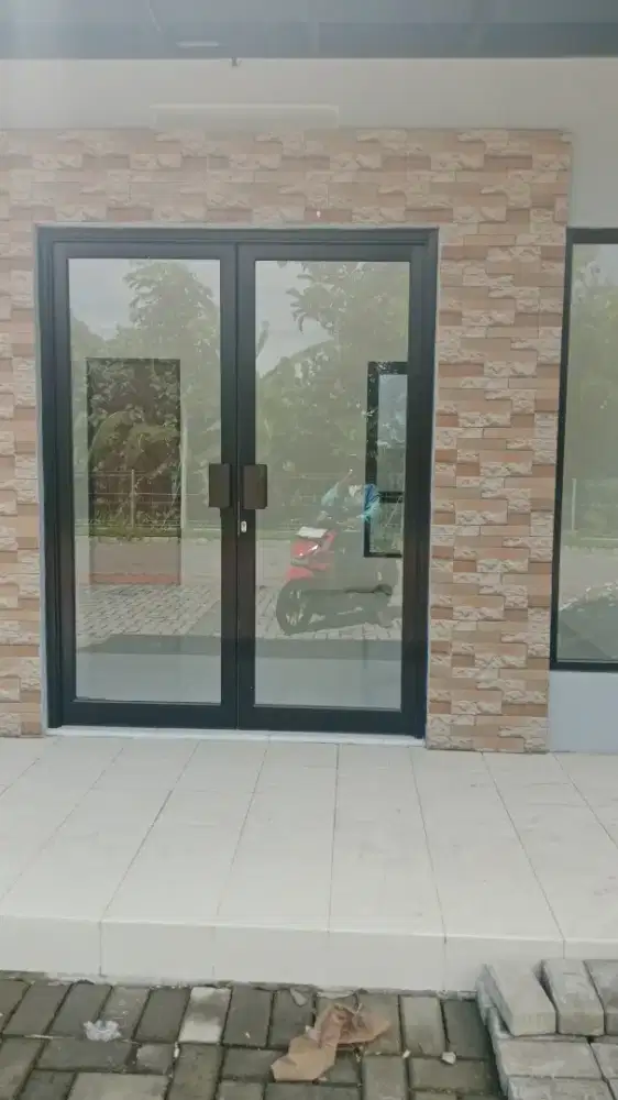 Jasa dn Bahn pasang kusen pintu