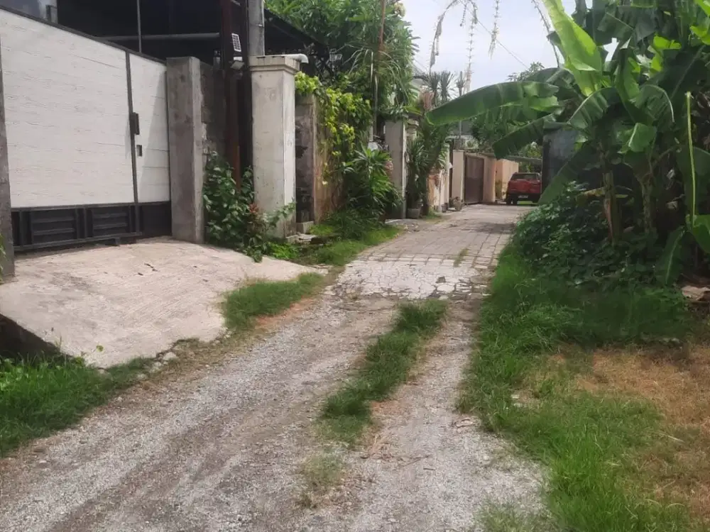 Jual Tanah Bonus Bangunan Lokasi Di Jalan Batur Sari Sanur Bali. Dekat Ke Pantai Sanur, Renon.