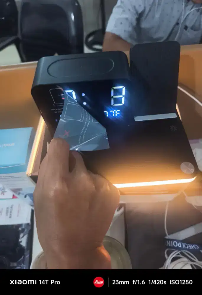 Wireless charging night light