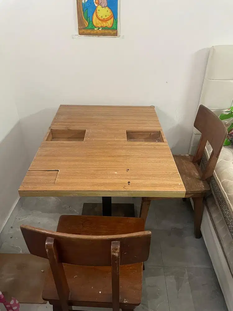 Di jual set meja kursi kayu