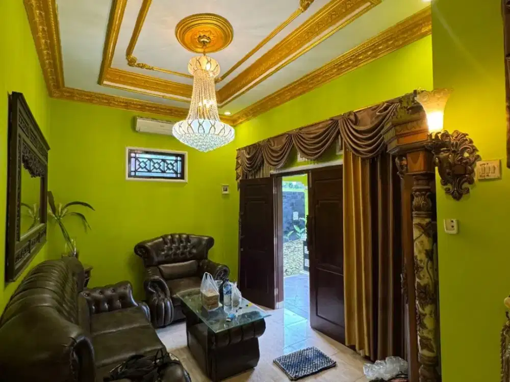 Disewakan Rumah Besar Cocok untuk Hunian atau Kantor Area Wedomartani