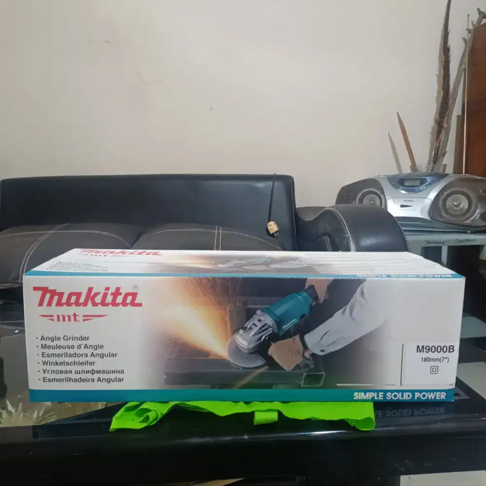 Makita M9000B 7