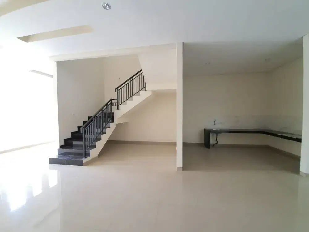 Rumah 2 Lantai Baru Minimalis SHM di Manyar Jaya Siap Huni