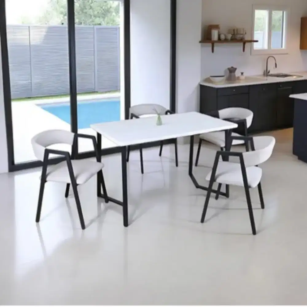 Selma Harper Set Meja Makan 4 Kursi - Putih