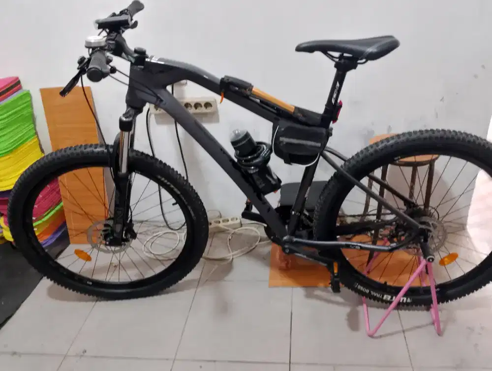 Sepeda MTB element police Vancouver Y9