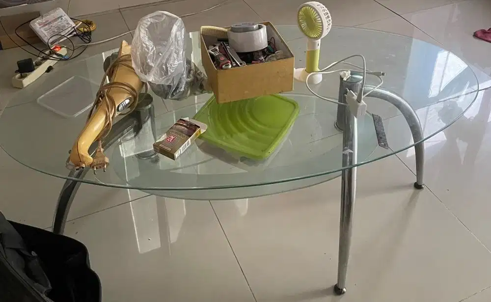 Meja kaca ruang tamu dll