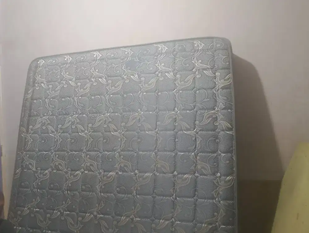 Dijual sringbed bekas