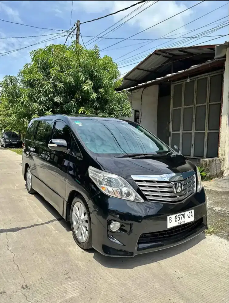 Rental Alphard Istimewa
