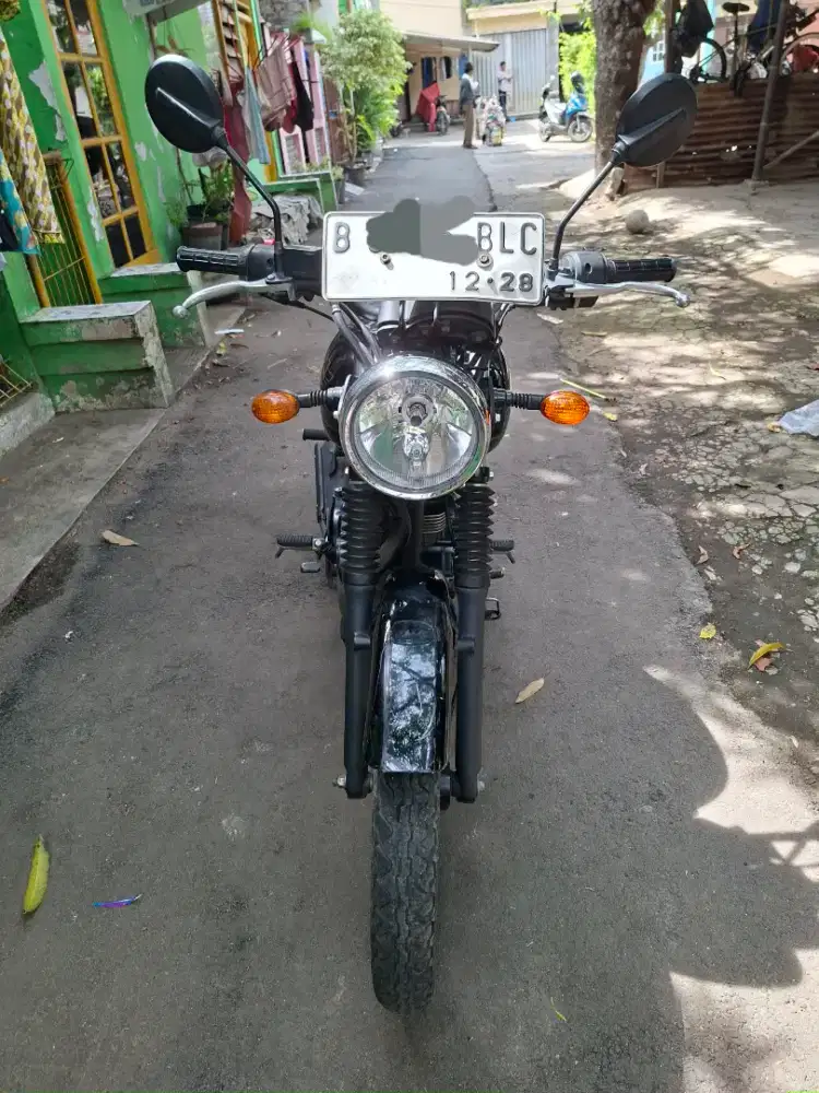 W175 SE BLACK yahud jos gandos