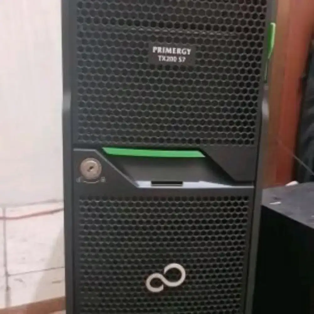 Server Workstation Komputer Tower Fujitsu TX 200 S7 Murah Xeon E5 2450