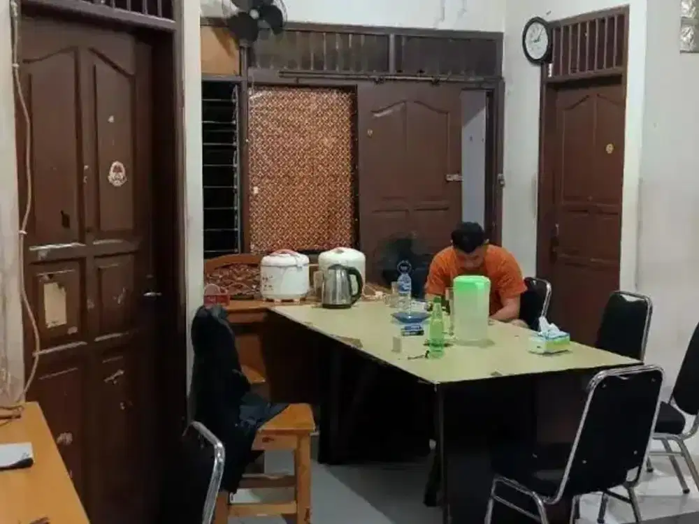 Dijual rumah di Jl. Waru cengkareng indah