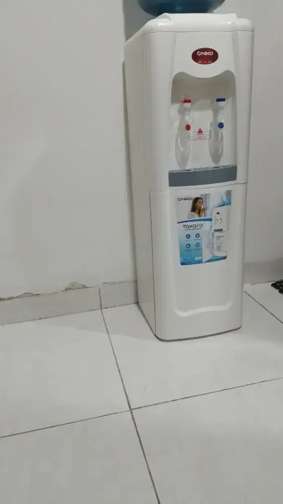 Jual dispenser pemakaian baru 1 bulan